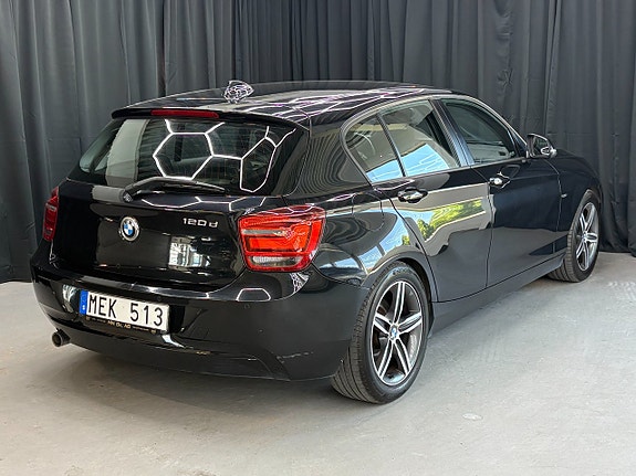 BMW 120d 4 of 5