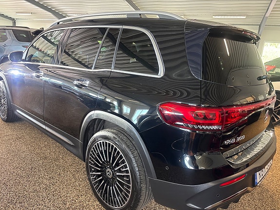Mercedes-Benz EQB300 8 of 12