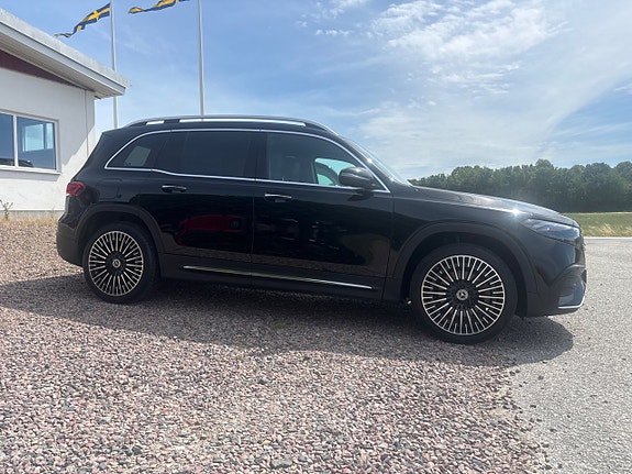 Mercedes-Benz EQB300 2 of 5