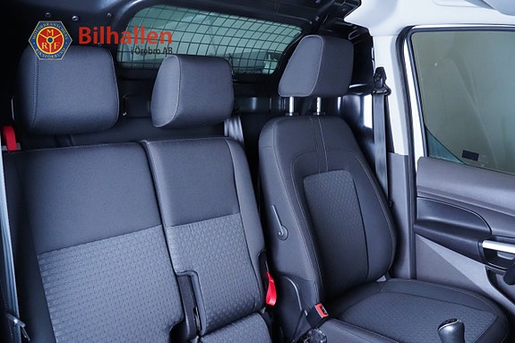 Ford Transit Connect 13 of 22