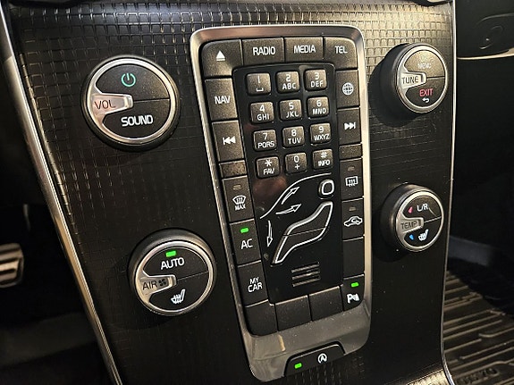 Volvo V40 24 of 27