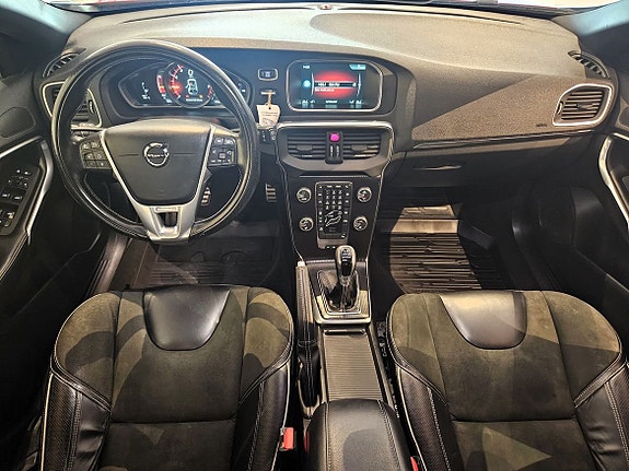 Volvo V40 12 of 27