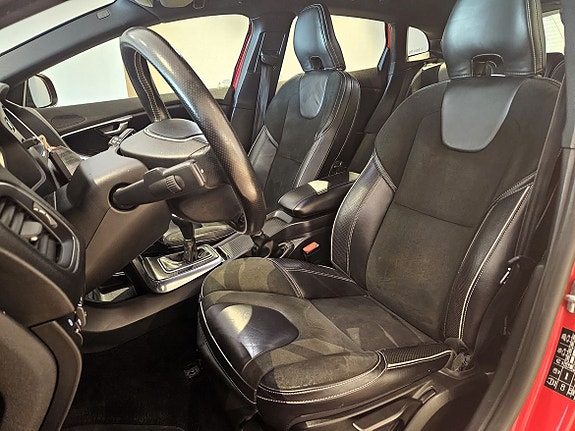 Volvo V40 14 of 27