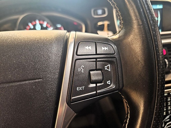 Volvo V40 18 of 27