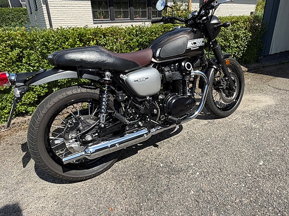 Kawasaki W800 2 of 5