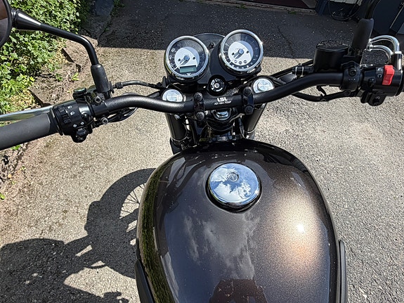 Kawasaki W800 4 of 5