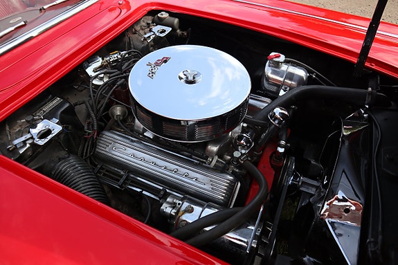 Chevrolet Corvette 11 of 24