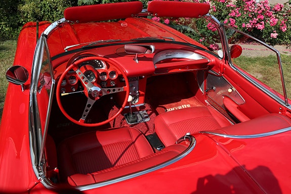 Chevrolet Corvette 20 of 24