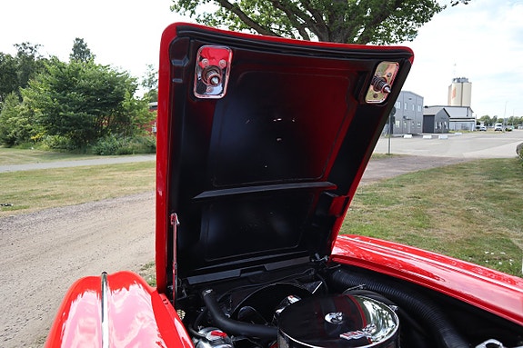 Chevrolet Corvette 12 of 24