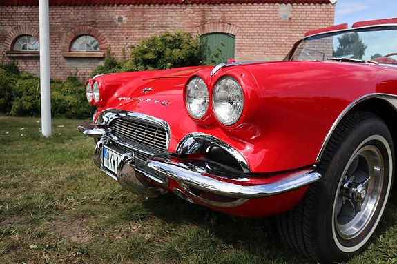 Chevrolet Corvette 5 of 5