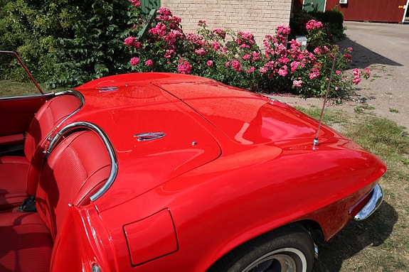 Chevrolet Corvette 19 of 24