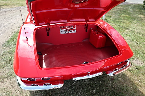 Chevrolet Corvette 7 of 24