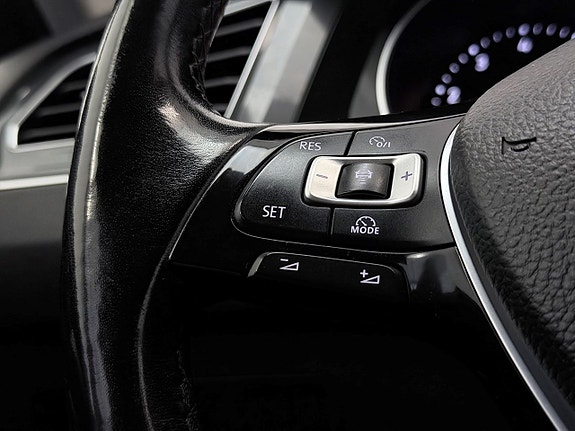 Volkswagen Tiguan 17 of 30