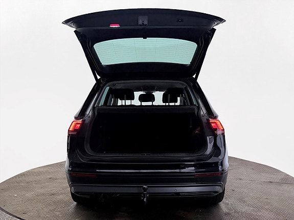 Volkswagen Tiguan 7 of 30