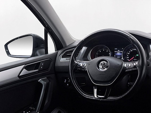 Volkswagen Tiguan 15 of 30
