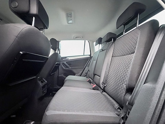 Volkswagen Tiguan 13 of 30