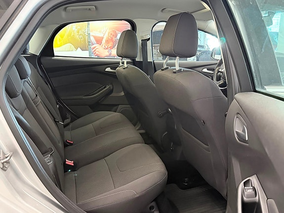 Ford Focus 10 of 13