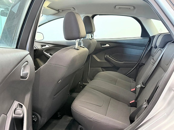 Ford Focus 9 of 13