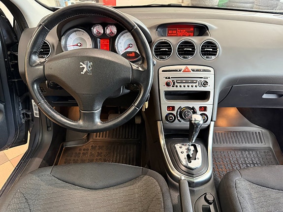 Peugeot 308 SW 16 of 27
