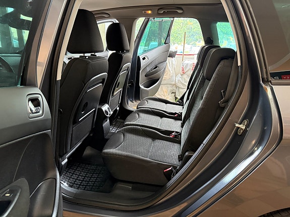 Peugeot 308 SW 22 of 27