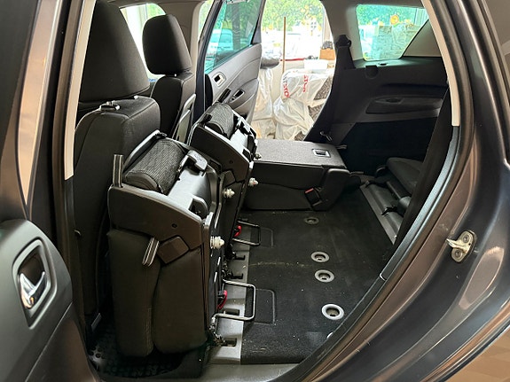 Peugeot 308 SW 23 of 27