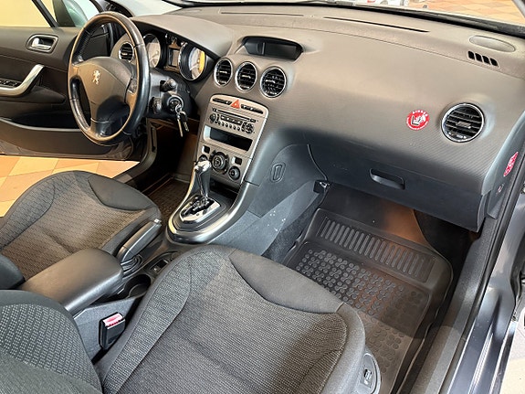 Peugeot 308 SW 13 of 27
