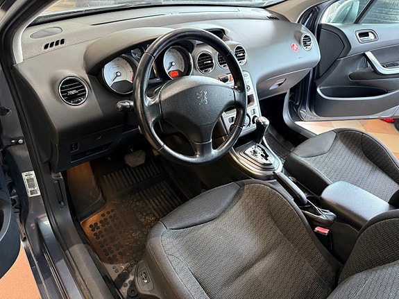 Peugeot 308 SW 11 of 27