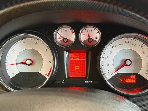 Peugeot 308 SW 18 of 27