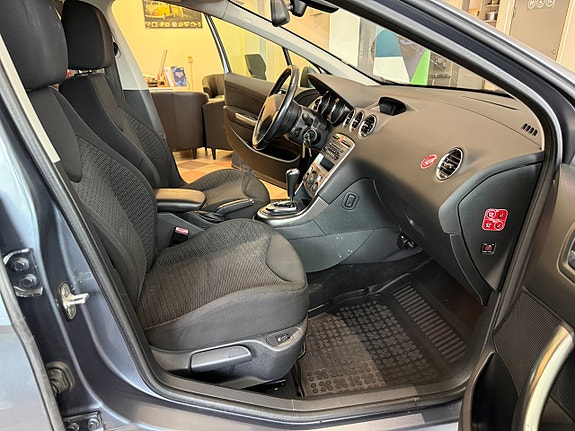 Peugeot 308 SW 14 of 27