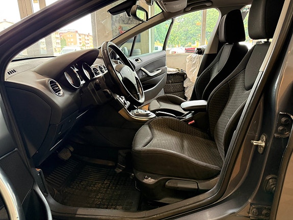 Peugeot 308 SW 12 of 27