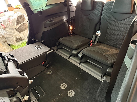 Peugeot 308 SW 24 of 27