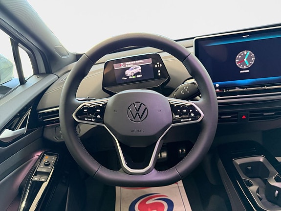 Volkswagen ID.4 6 of 23