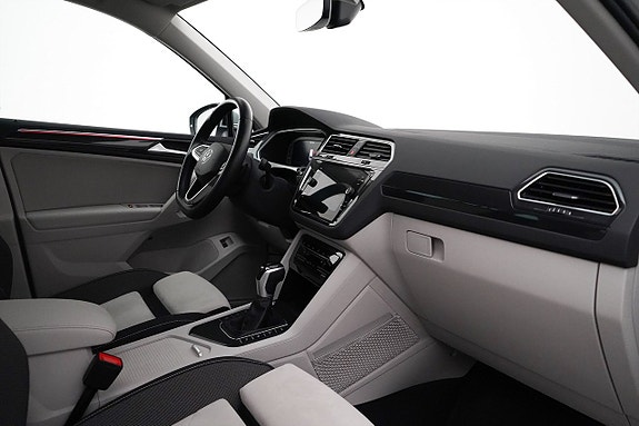 Volkswagen Tiguan 16 of 23