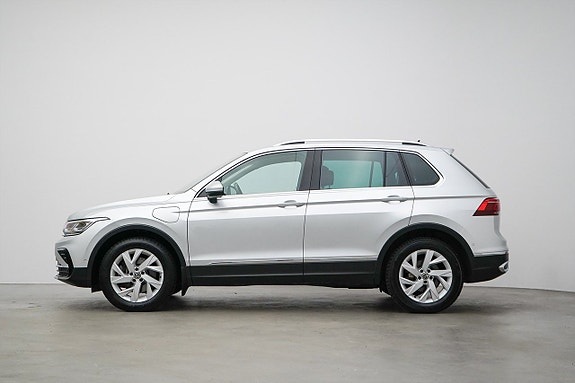 Volkswagen Tiguan 3 of 23