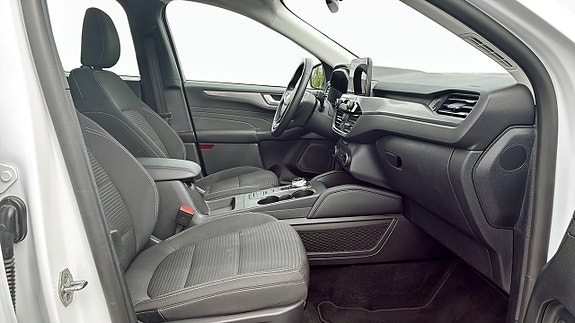 Ford Kuga 3 of 9