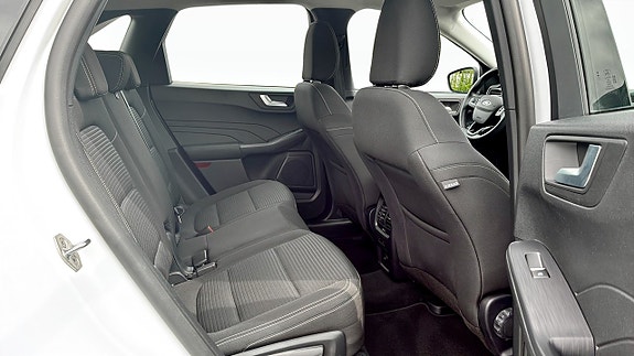 Ford Kuga 5 of 9