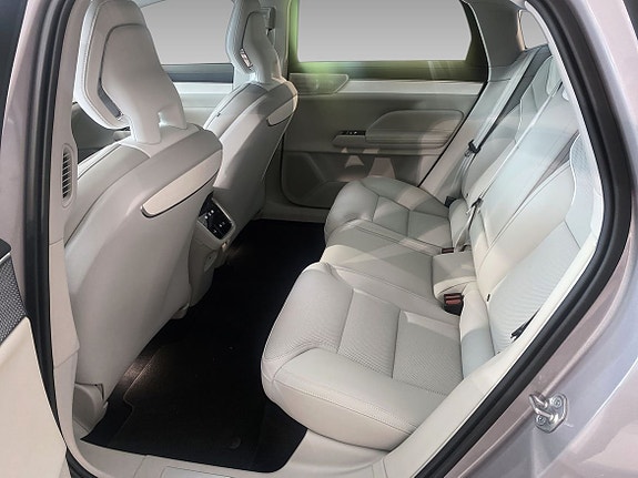 Volvo ES90 13 of 16