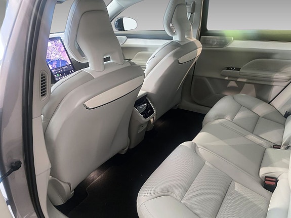 Volvo ES90 15 of 16