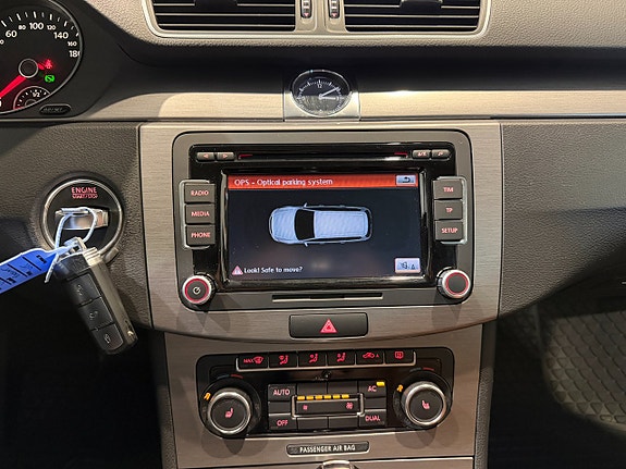 Volkswagen Passat 16 of 20