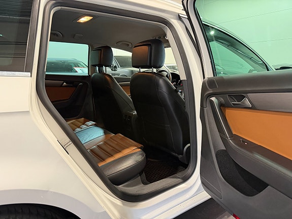 Volkswagen Passat 12 of 20