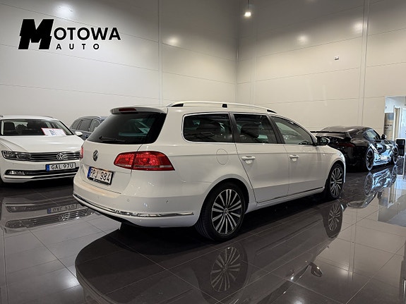 Volkswagen Passat 2 of 20