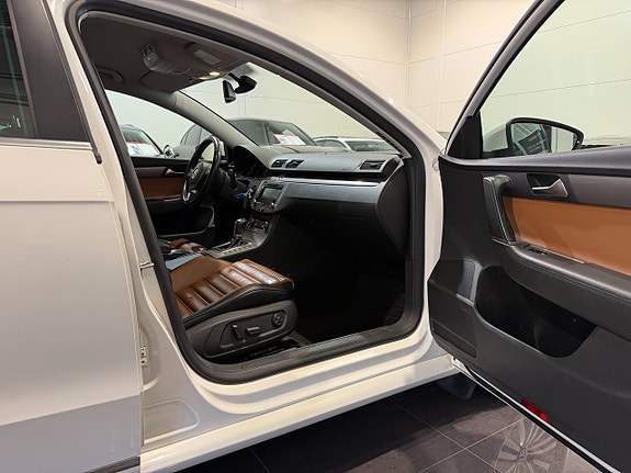 Volkswagen Passat 11 of 20