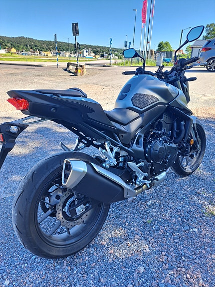 Honda CB750 3 of 5