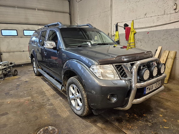 Nissan Navara 2 of 5