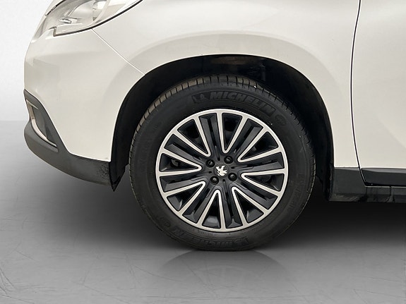 Peugeot 2008 25 of 28