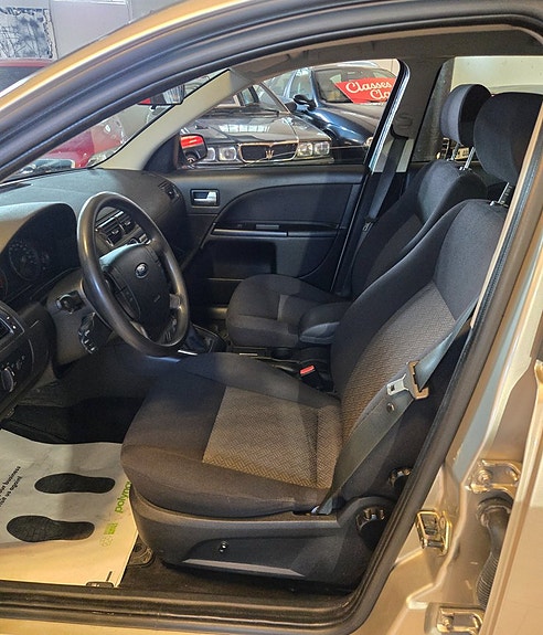 Ford Mondeo 4 of 5