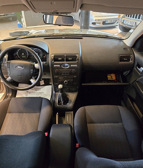 Ford Mondeo 3 of 5