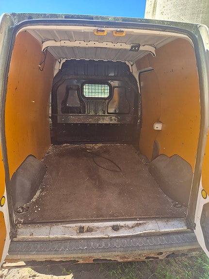 Ford Transit Connect 4 of 5