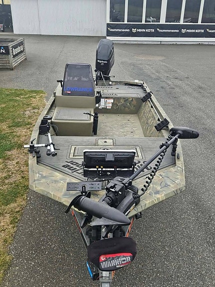 Tracker 1648 MVX 3 of 5
