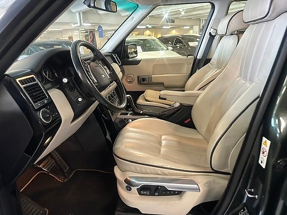 Land Rover Range Rover 22 of 30